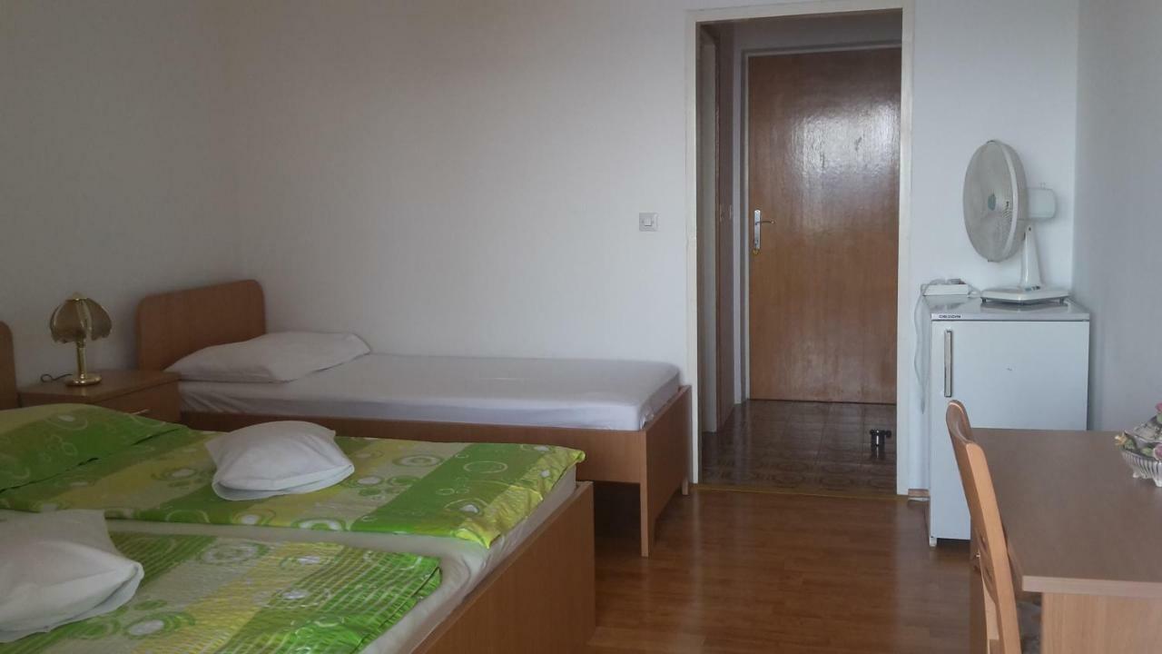 As Brela Hotel Eksteriør billede